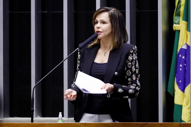 Câmara aprova PEC do novo Fundeb em 2º turno e amplia verba federal na educação básica